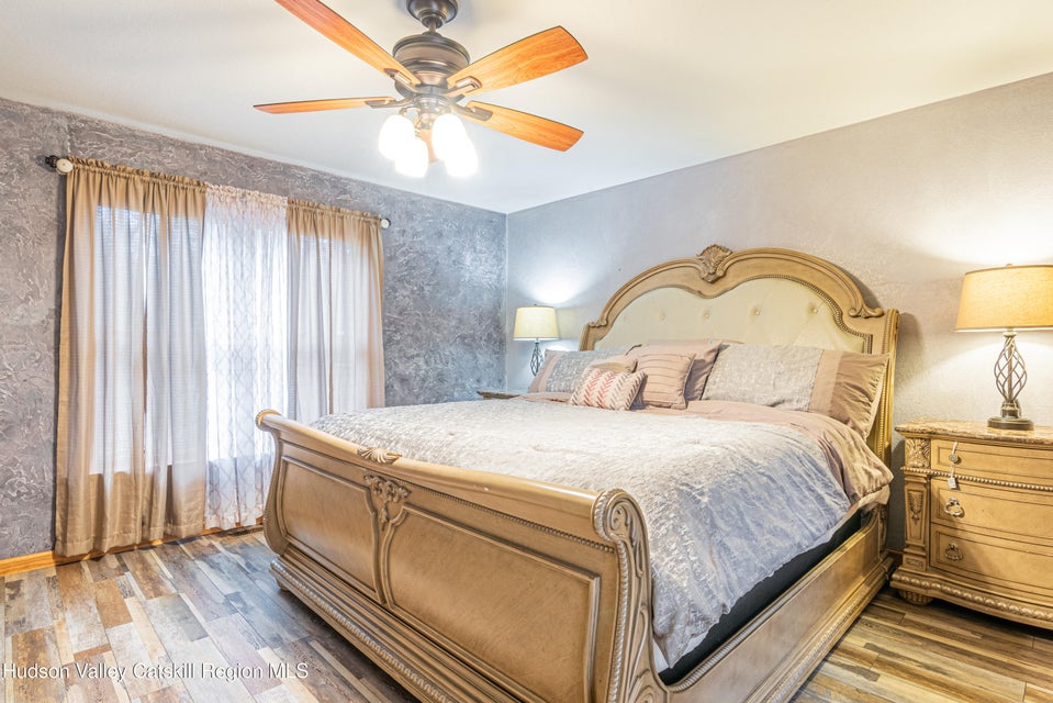 Saugerties, New York, 12477, United States, 4 Bedrooms Bedrooms, ,4 BathroomsBathrooms,Residential,For Sale,1928425
