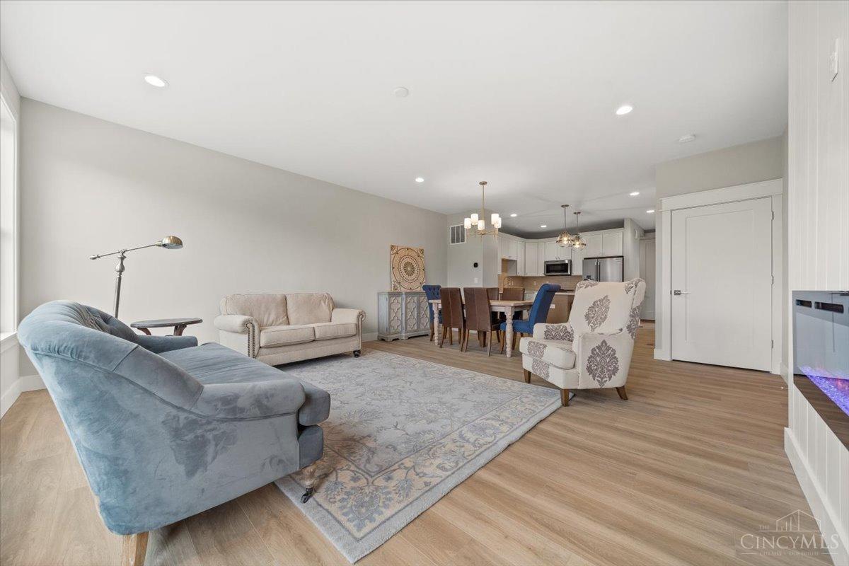 Cincinnati, Ohio, 45208, United States, 3 Bedrooms Bedrooms, ,3 BathroomsBathrooms,Residential,For Sale,1960711