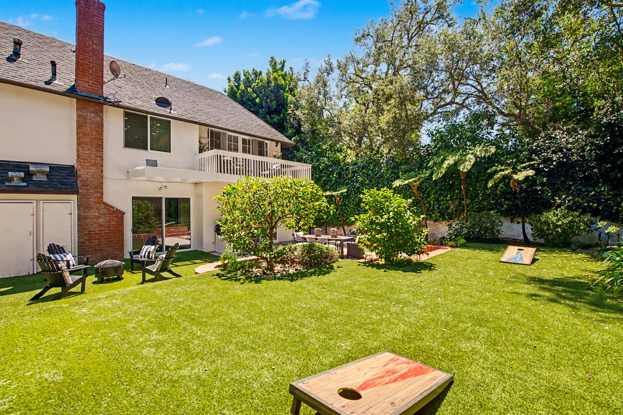  2411 Benedict Canyon Dr - 物件實景