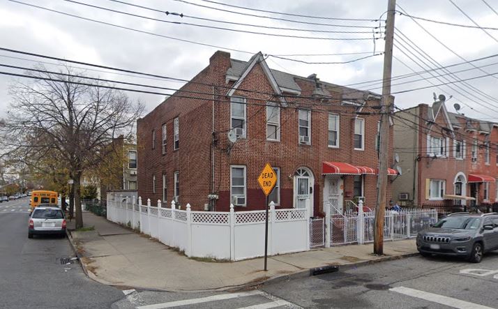 Brooklyn, New York, 11236, United States, 7 Bedrooms Bedrooms, ,3 BathroomsBathrooms,Residential,For Sale,1974083