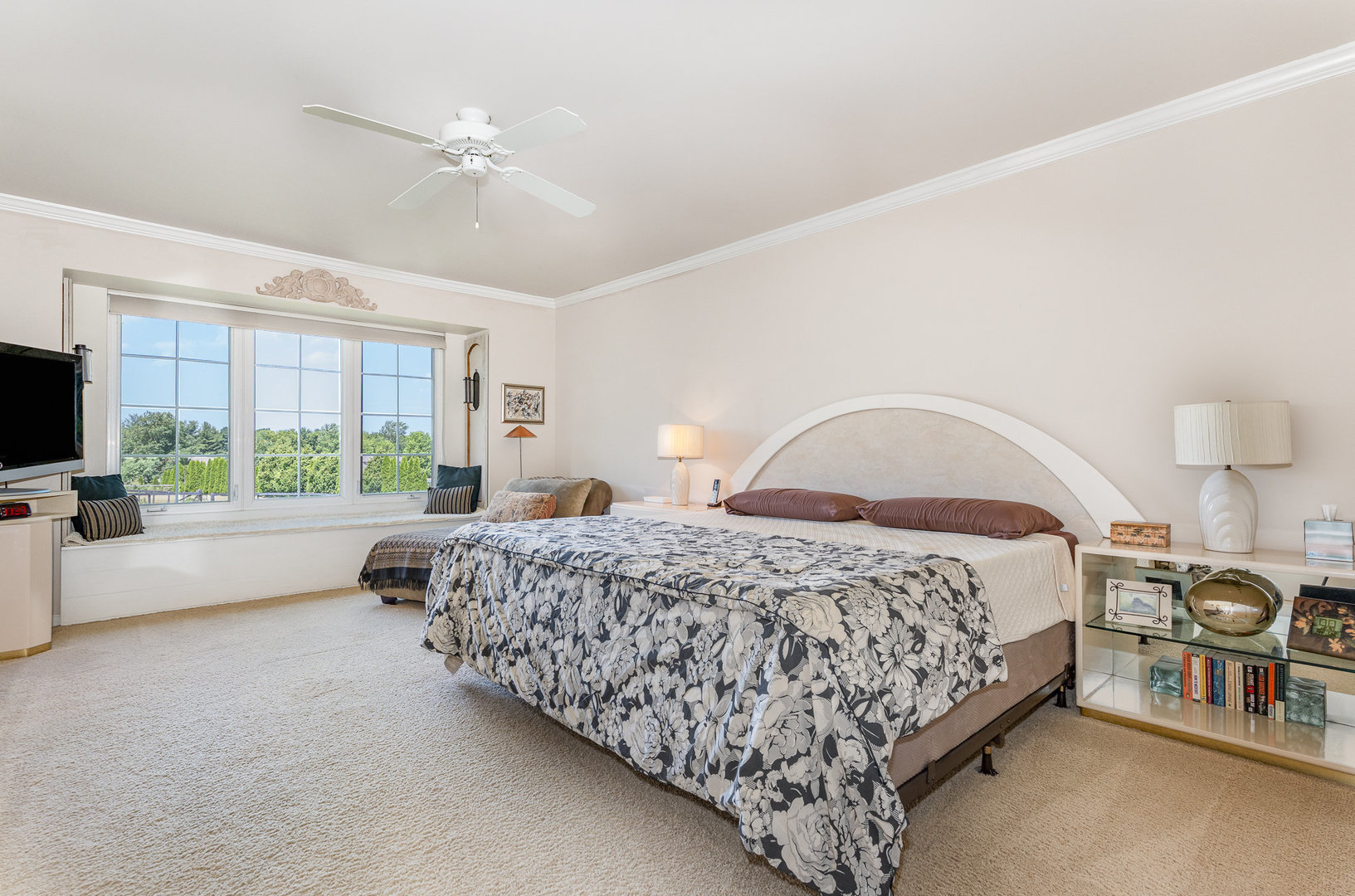 Caledonia, Illinois, 61011, United States, 4 Bedrooms Bedrooms, ,5 BathroomsBathrooms,Residential,For Sale,1984139