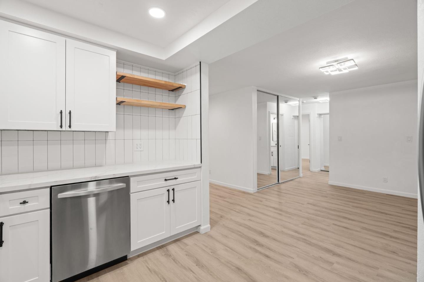 Mountain View, California, 94040, United States, 2 Bedrooms Bedrooms, ,2 BathroomsBathrooms,Residential,For Sale,1997525