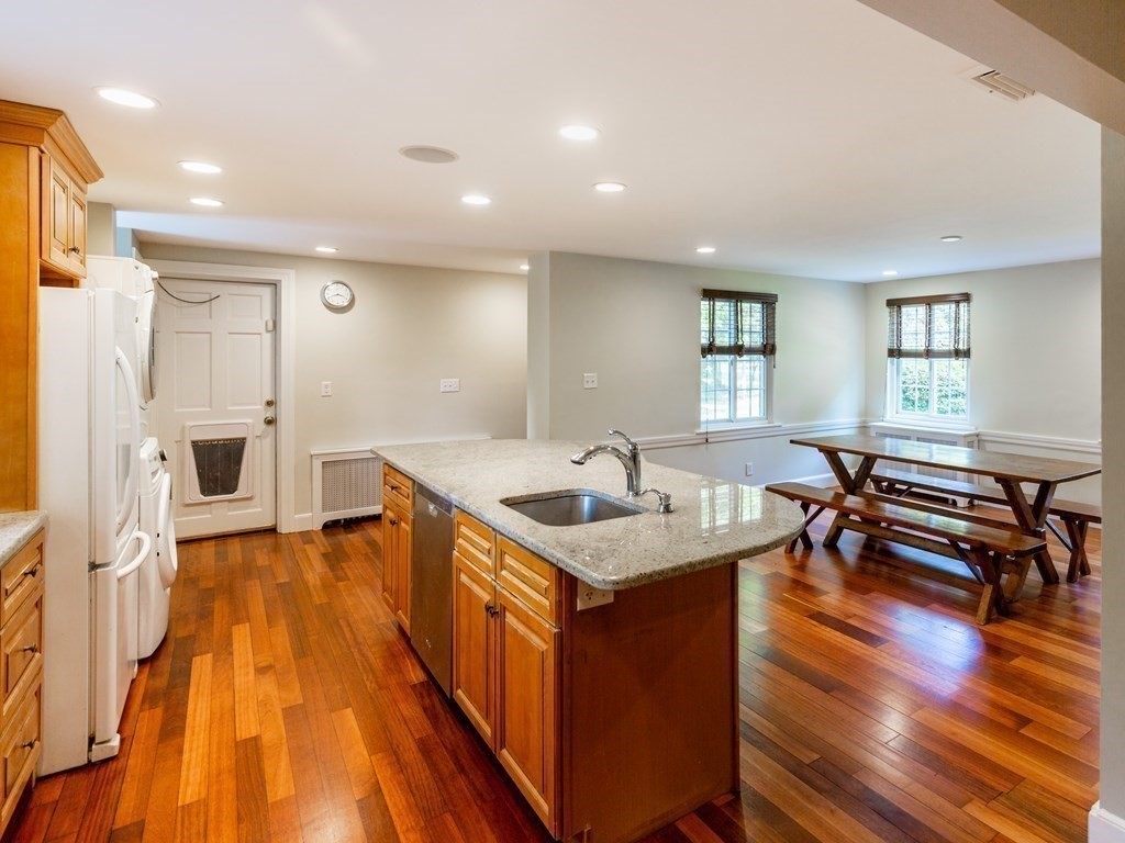 Brockton, Massachusetts, 02301, United States, 5 Bedrooms Bedrooms, ,3 BathroomsBathrooms,Residential,For Sale,1879752
