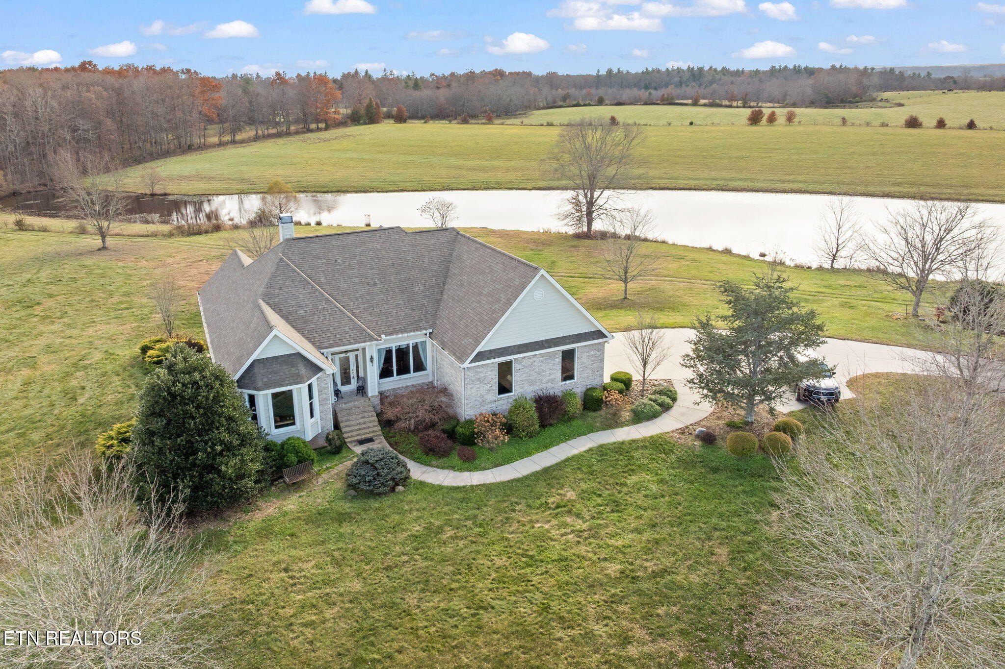 Deer Lodge, Tennessee, 37726, United States, 3 Bedrooms Bedrooms, ,4 BathroomsBathrooms,Residential,For Sale,1996492