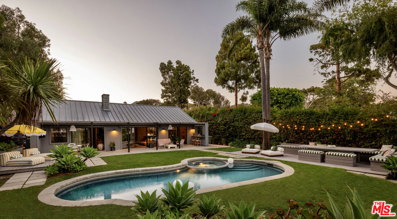 Malibu, California, 90265, United States, 5 Bedrooms Bedrooms, ,5 BathroomsBathrooms,Residential,For Sale,1918690
