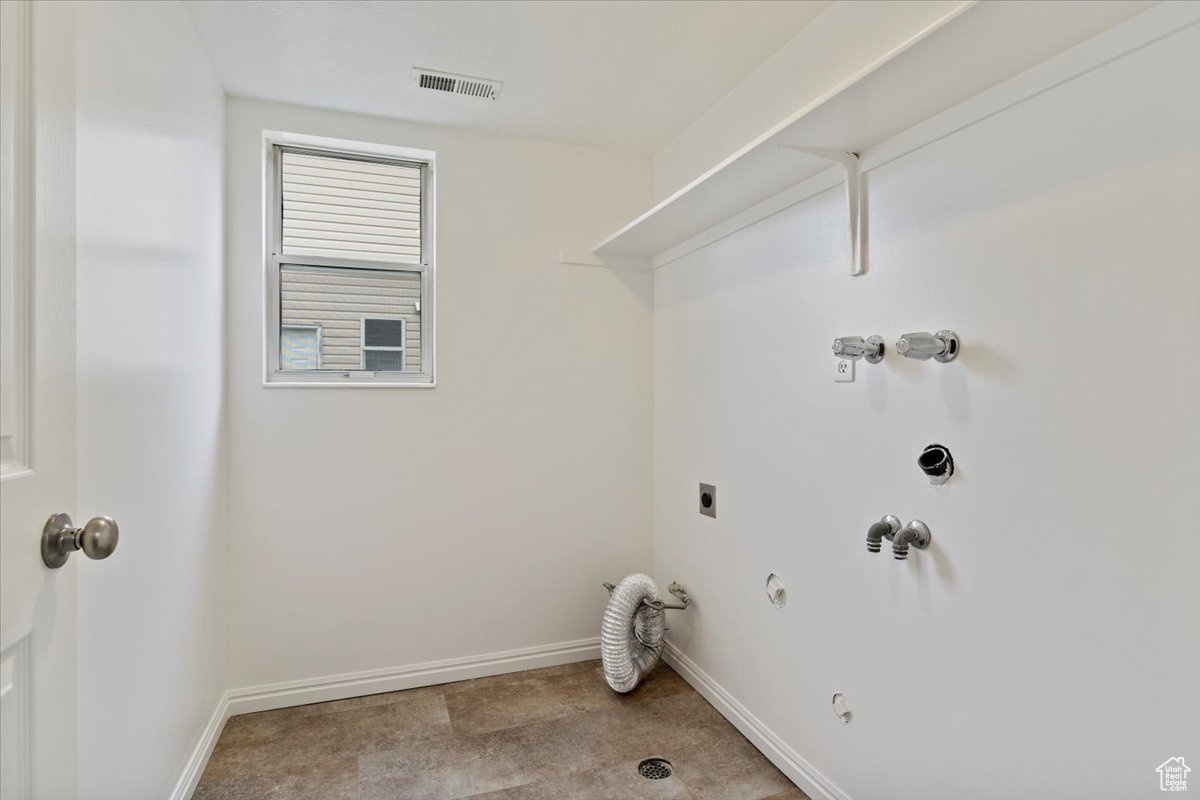 Layton, Utah, 84041, United States, 5 Bedrooms Bedrooms, ,3 BathroomsBathrooms,Residential,For Sale,1837115