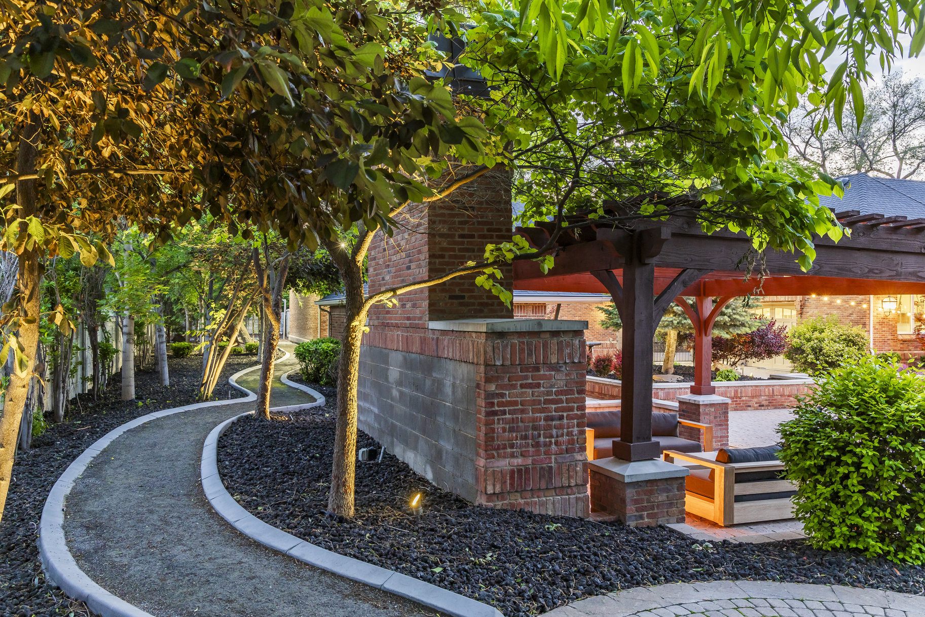 Gated West Jordan 2 Story Estate with 10 Car Garage and Swimming Pool - 物件實景