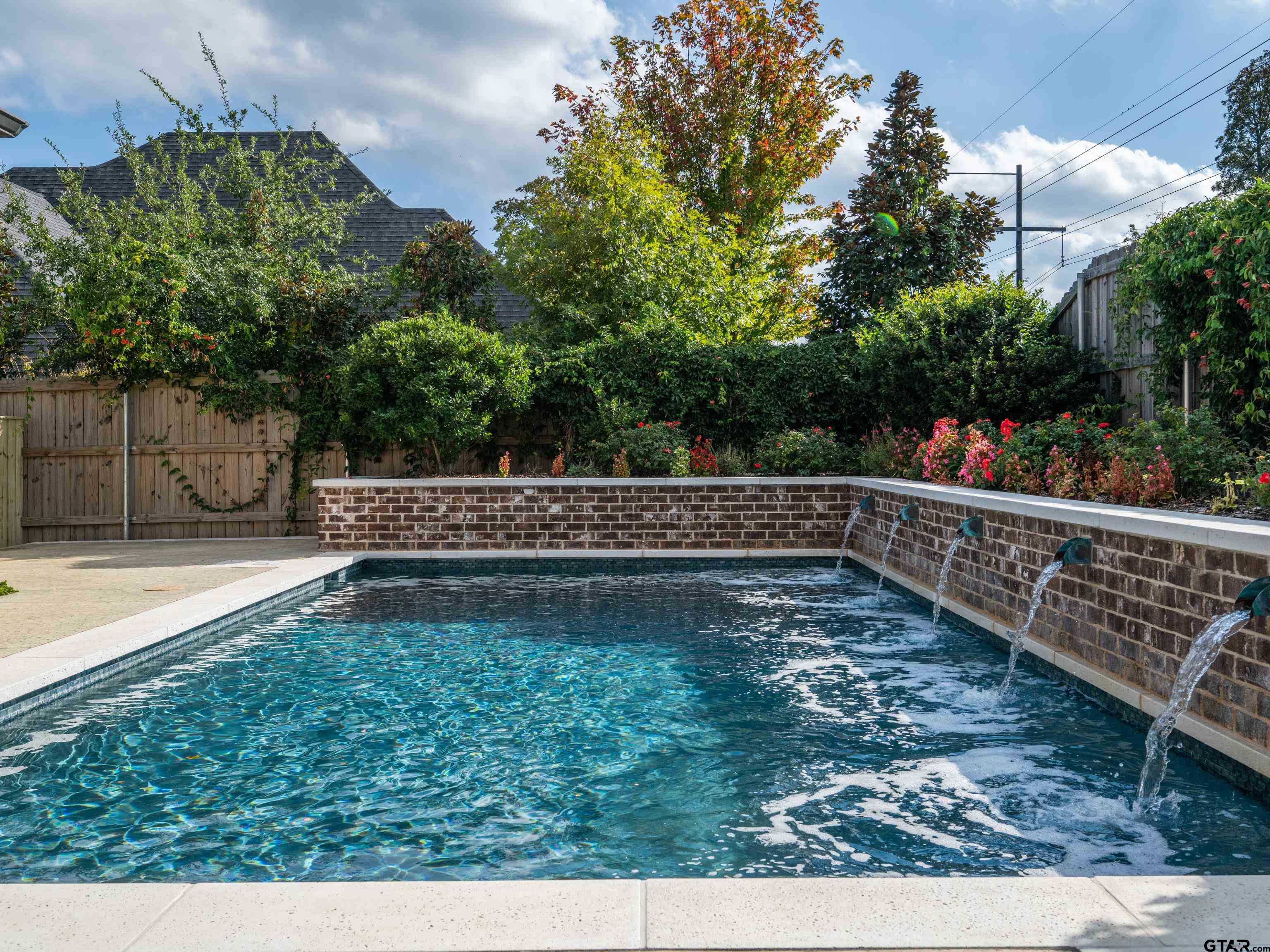 Tyler, Texas, 75703, United States, 3 Bedrooms Bedrooms, ,3 BathroomsBathrooms,Residential,For Sale,1985423