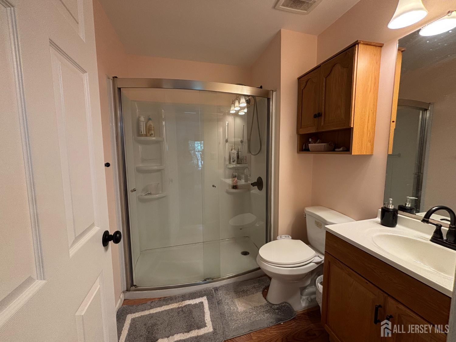 North Brunswick, New Jersey, 08902, United States, 3 Bedrooms Bedrooms, ,3 BathroomsBathrooms,Residential,For Sale,2048487
