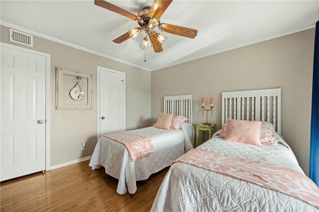 Rockport, Texas, 78382, United States, 4 Bedrooms Bedrooms, ,3 BathroomsBathrooms,Residential,For Sale,1691241