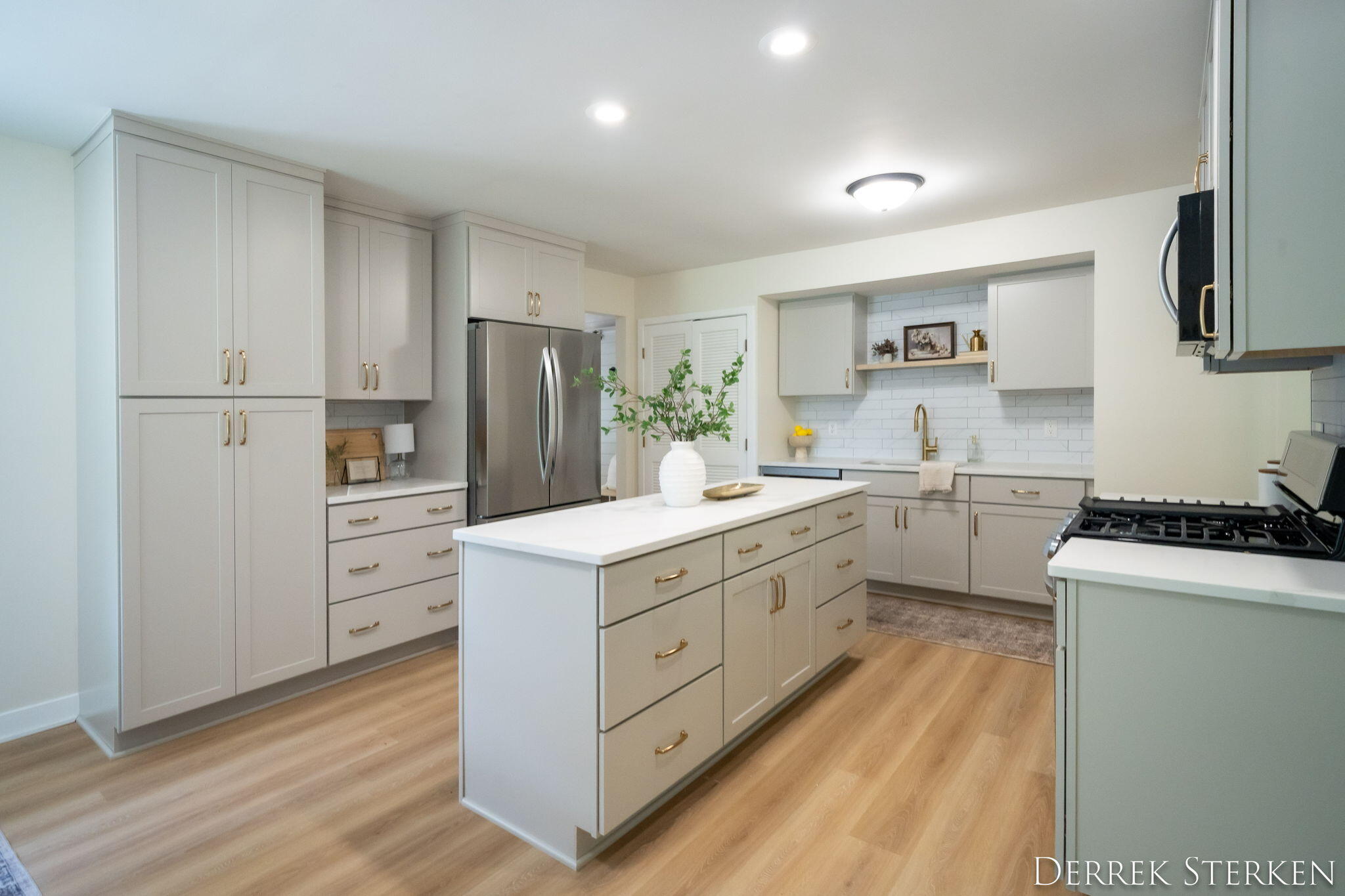 Saugatuck, Michigan, 49453, United States, 3 Bedrooms Bedrooms, ,2 BathroomsBathrooms,Residential,For Sale,1857746
