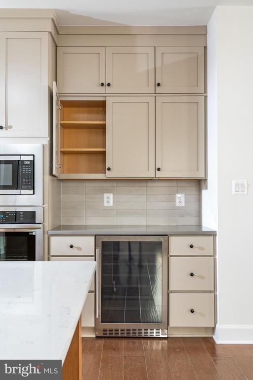 Ashburn, Virginia, 20148, United States, 3 Bedrooms Bedrooms, ,3 BathroomsBathrooms,Residential,For Sale,1977431