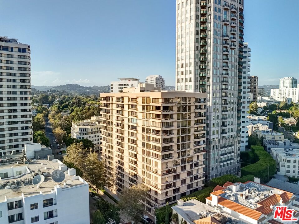 Los Angeles, California, 90024, United States, 2 Bedrooms Bedrooms, ,1 BathroomBathrooms,Residential,For Sale,1939322