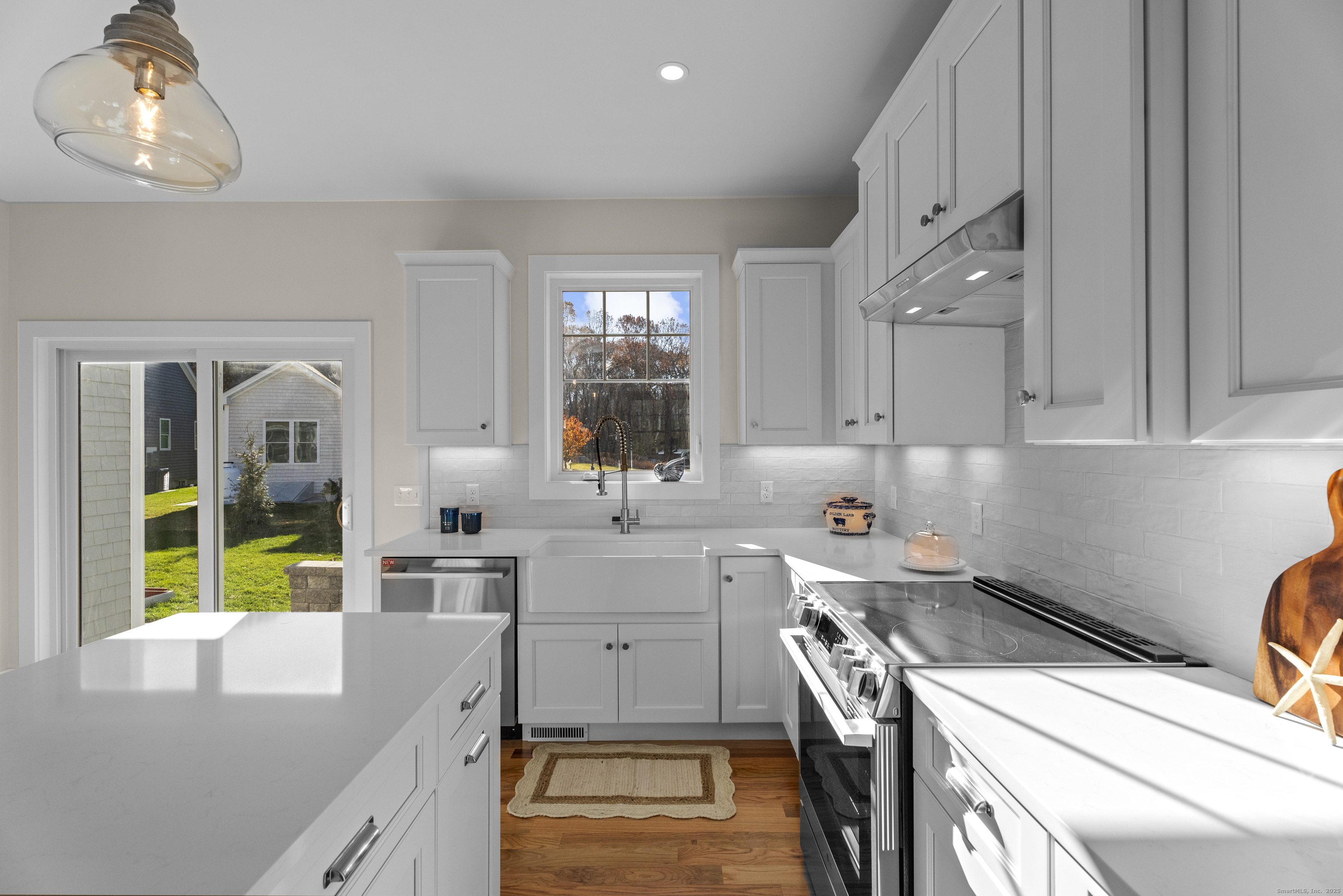 Waterford, Connecticut, 06385, United States, 3 Bedrooms Bedrooms, ,2 BathroomsBathrooms,Residential,For Sale,1995639