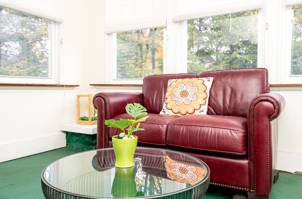 Stoneham, Massachusetts, 02180, United States, 3 Bedrooms Bedrooms, ,1 BathroomBathrooms,Residential,For Sale,1974413