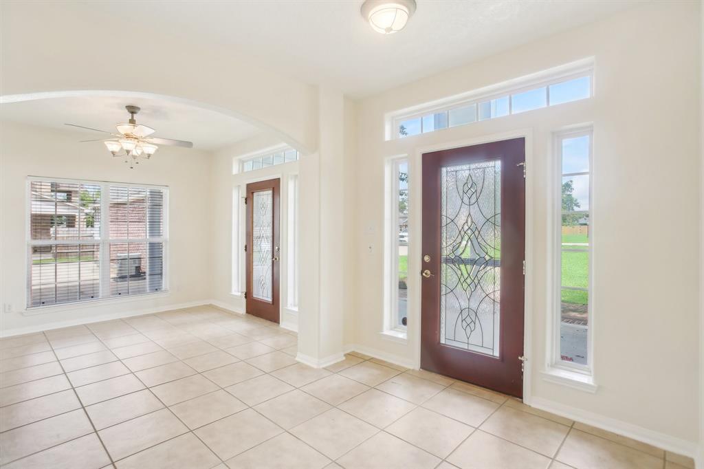 1418 Magnolia Bend W, Baytown, Texas, 77523, United States, 3 Bedrooms Bedrooms, ,3 BathroomsBathrooms,Residential,For Sale,1418 Magnolia Bend W,1616433