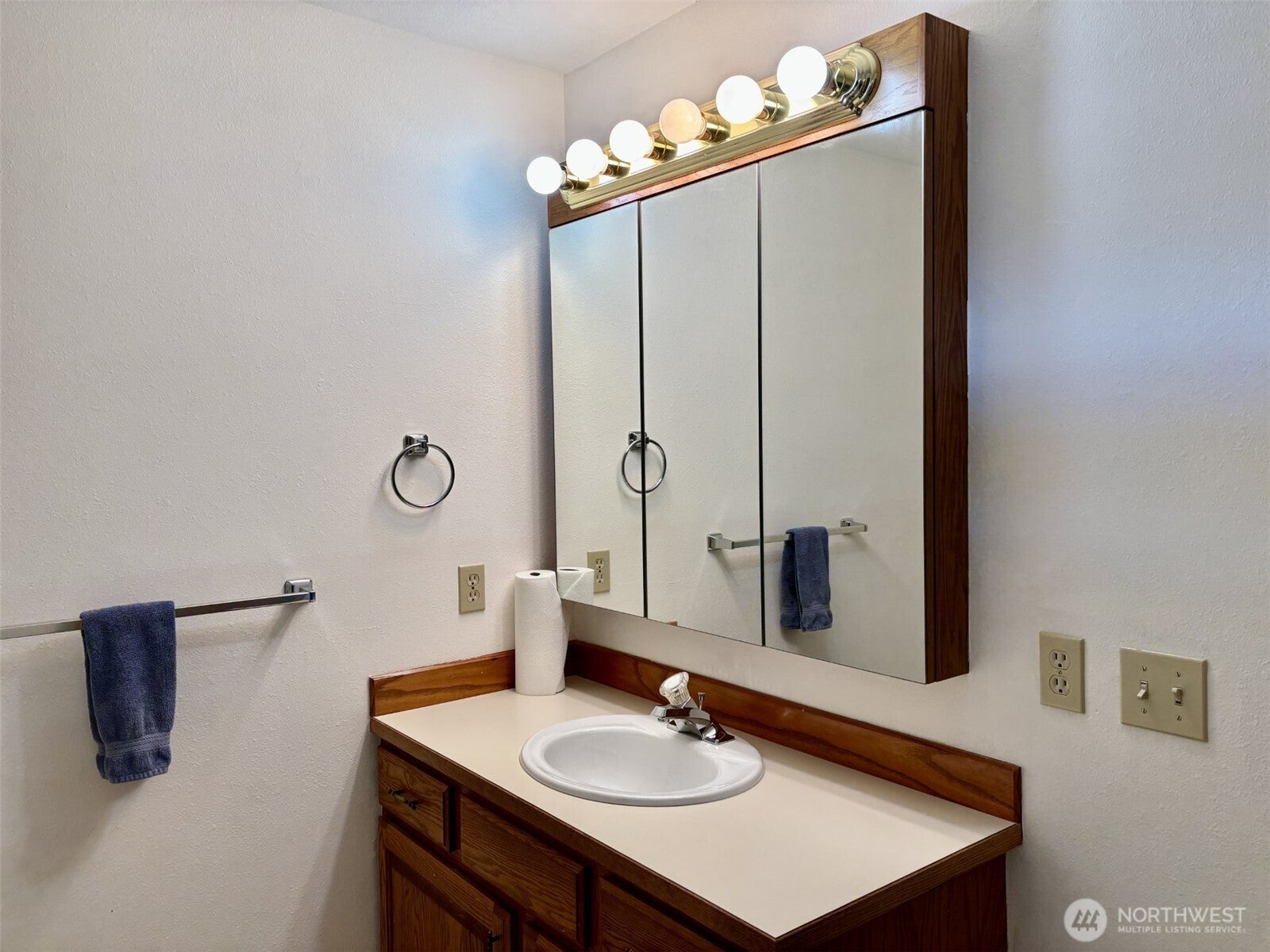 Wenatchee, Washington, 98801, United States, 5 Bedrooms Bedrooms, ,4 BathroomsBathrooms,Residential,For Sale,1723566
