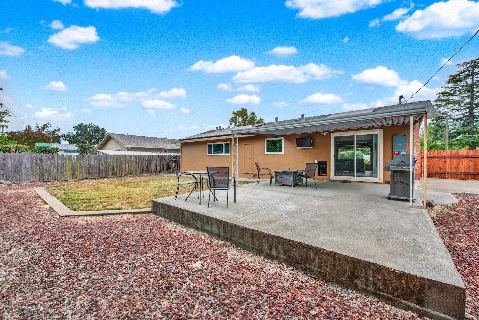  Wonderfully Updated Browns Valley Home - 物件實景