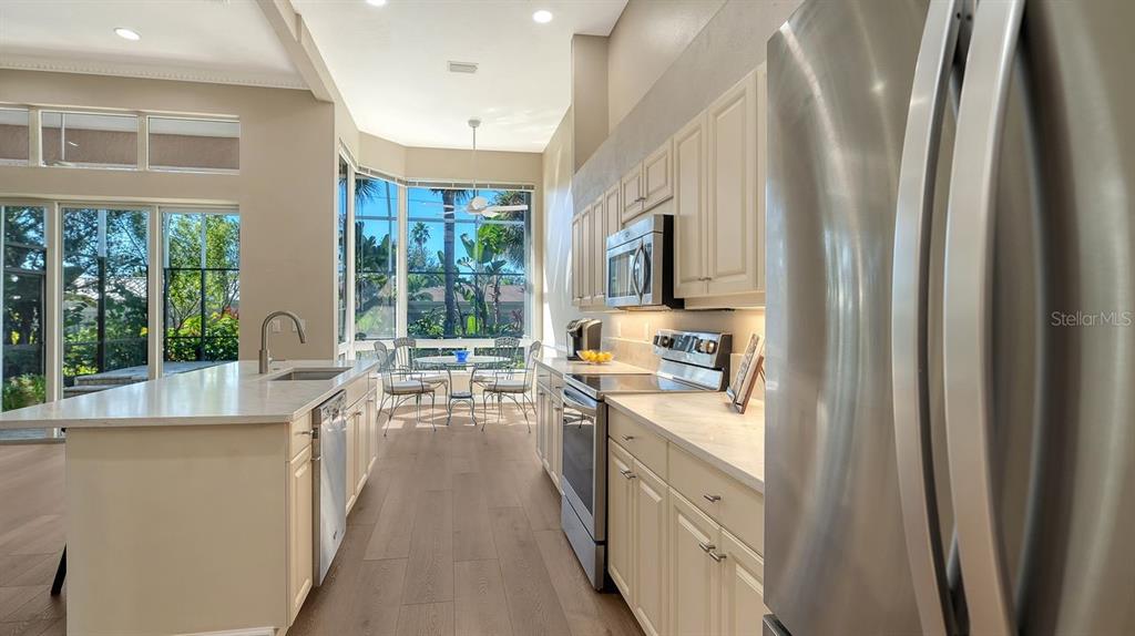 Sarasota, Florida, 34238, United States, 2 Bedrooms Bedrooms, ,2 BathroomsBathrooms,Residential,For Sale,1989499