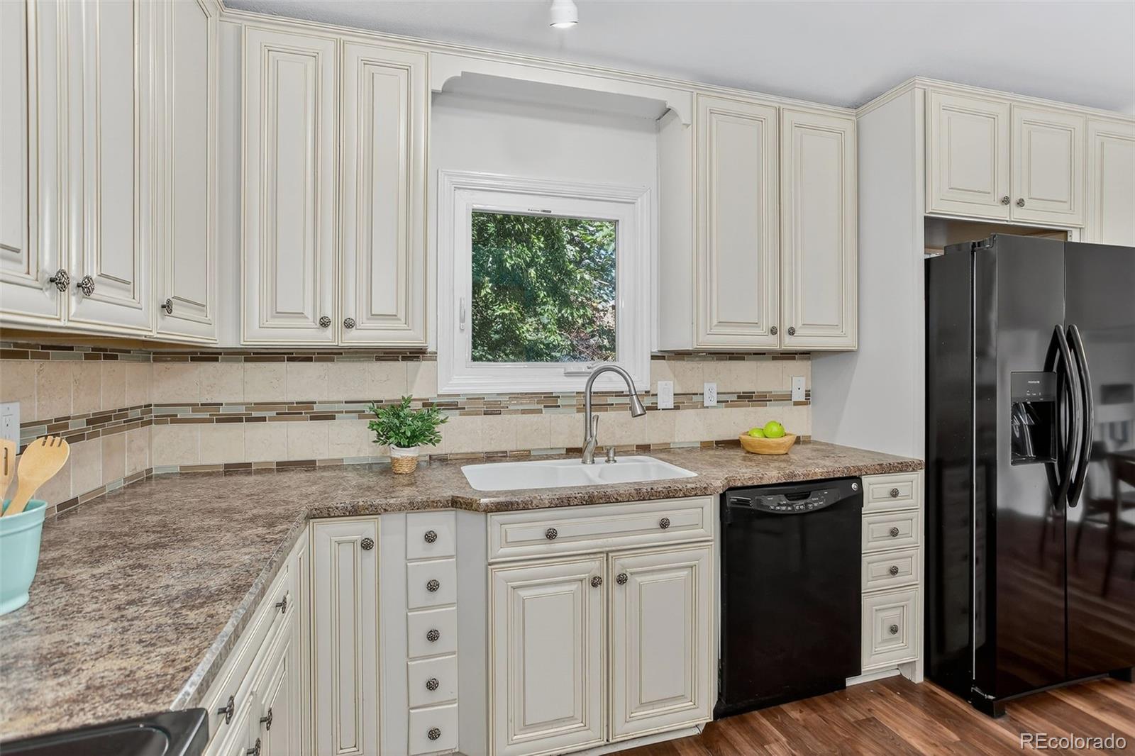 Longmont, Colorado, 80503, United States, 3 Bedrooms Bedrooms, ,1 BathroomBathrooms,Residential,For Sale,1958059