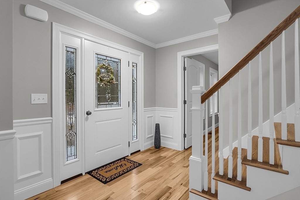 Leominster, Massachusetts, 01453, United States, 4 Bedrooms Bedrooms, ,3 BathroomsBathrooms,Residential,For Sale,1828563