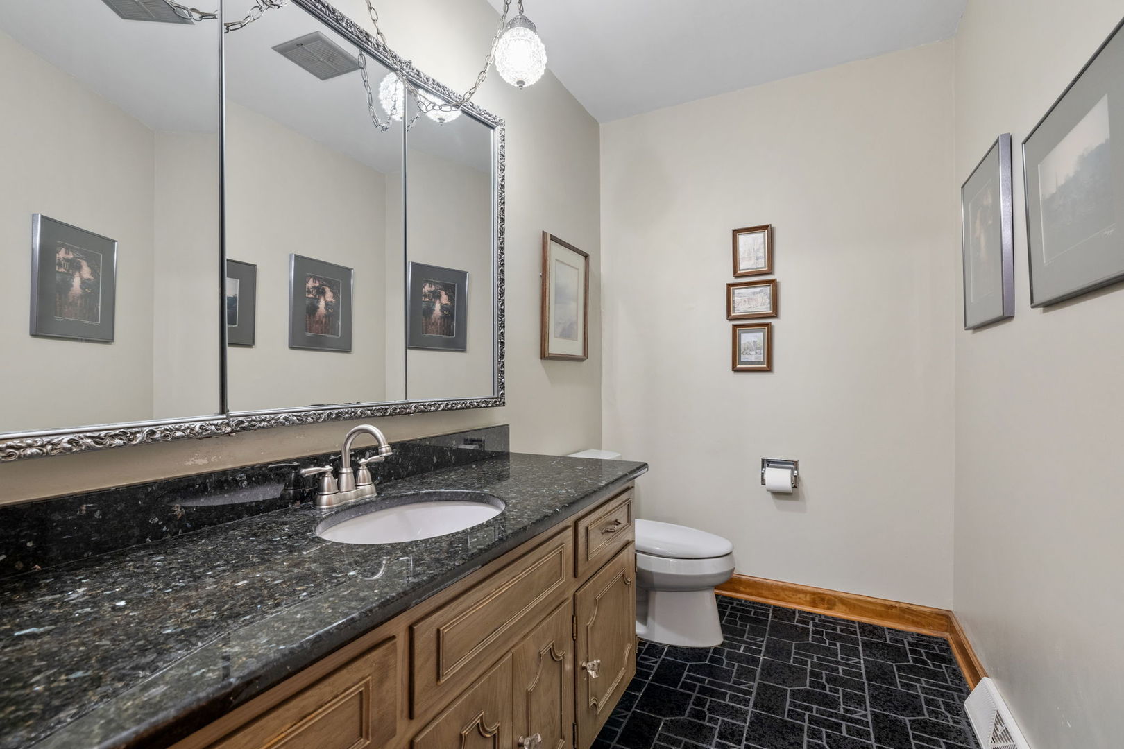 Wheaton, Illinois, 60189, United States, 5 Bedrooms Bedrooms, ,3 BathroomsBathrooms,Residential,For Sale,1941068