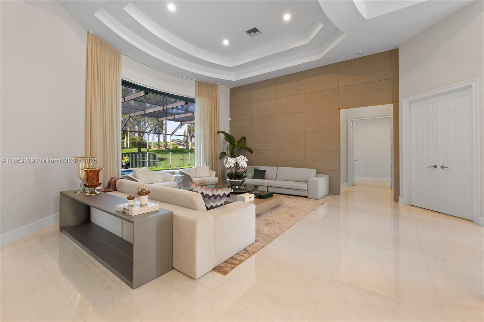 Weston, Florida, 33327, United States, 5 Bedrooms Bedrooms, ,6 BathroomsBathrooms,Residential,For Sale,1919791