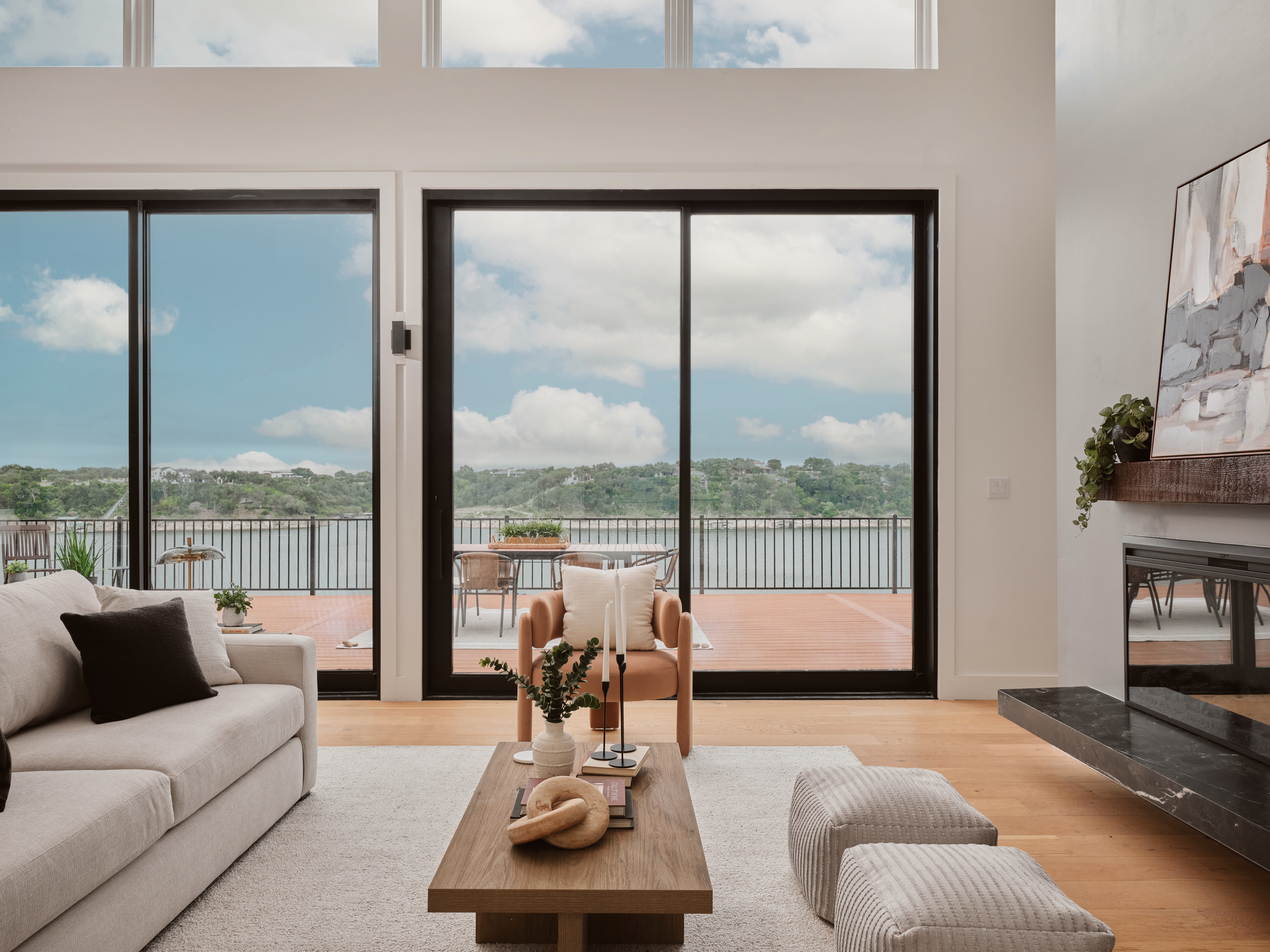  Architectural Elegance Meets Lakeside Living  25623 Singleton Dr, Marble Falls - 物件實景