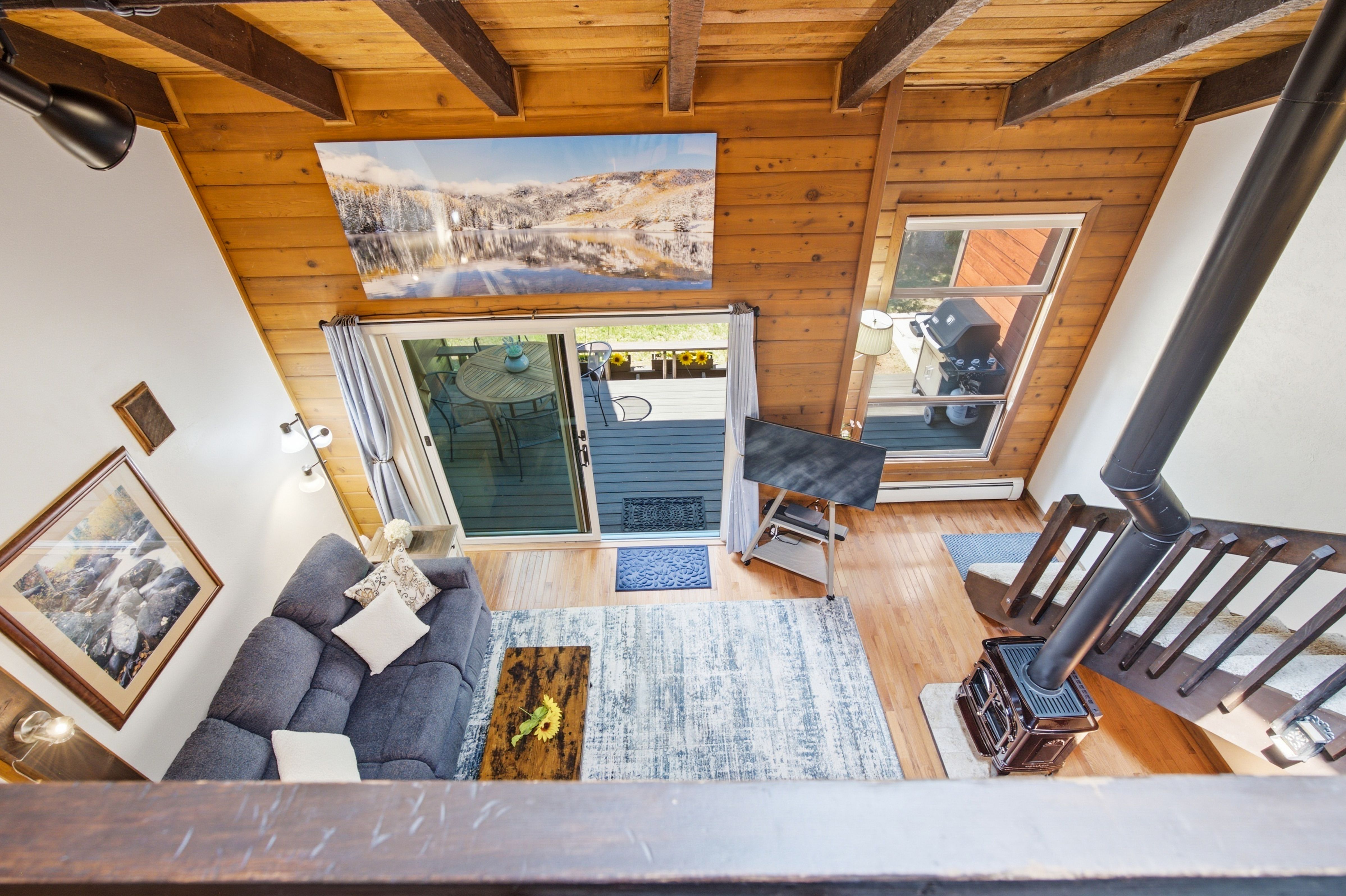  South-Facing 3-bedroom Plus Loft Townhome - 物件實景