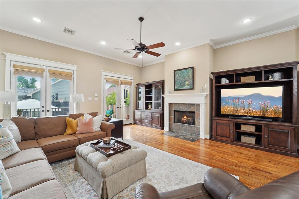 Houston, Texas, 77008, United States, 3 Bedrooms Bedrooms, ,3 BathroomsBathrooms,Residential,For Sale,1931769