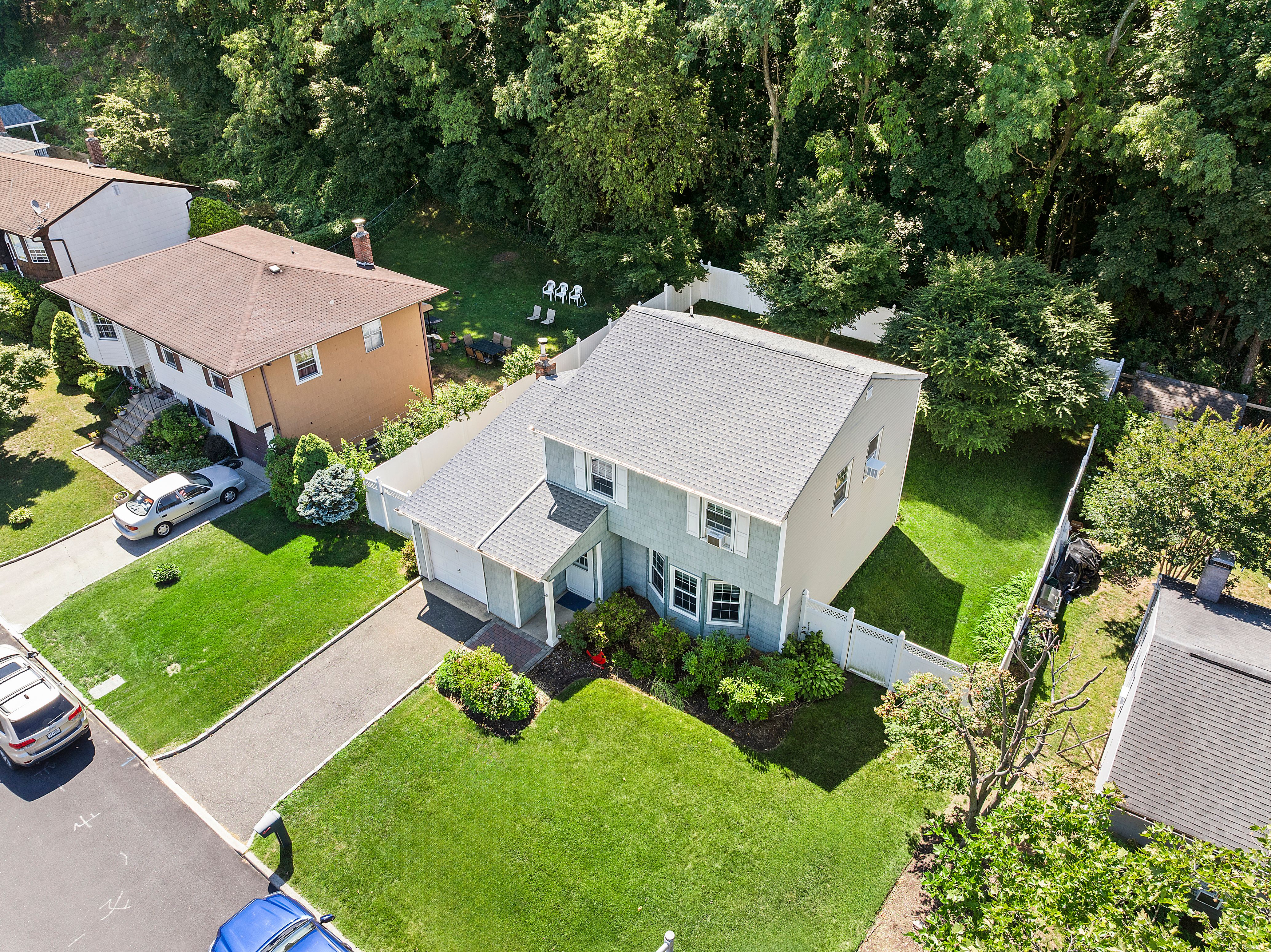  17 Harmony Lane, Glen Cove, NY, 11542 - 物件實景