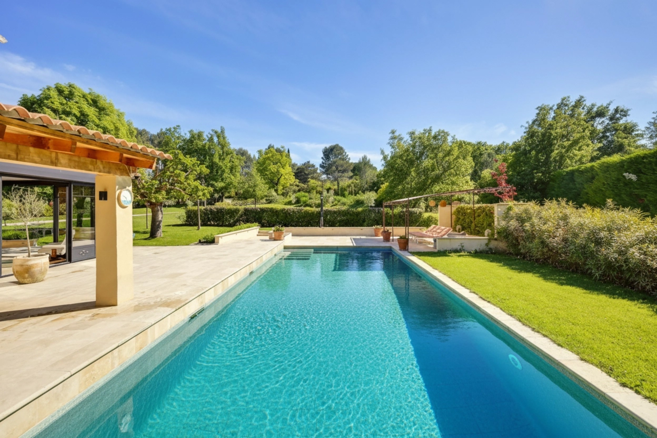  200 sqm Family Home on 6,256 sqm of Land – Close to Aix-en-Provence - 物件實景