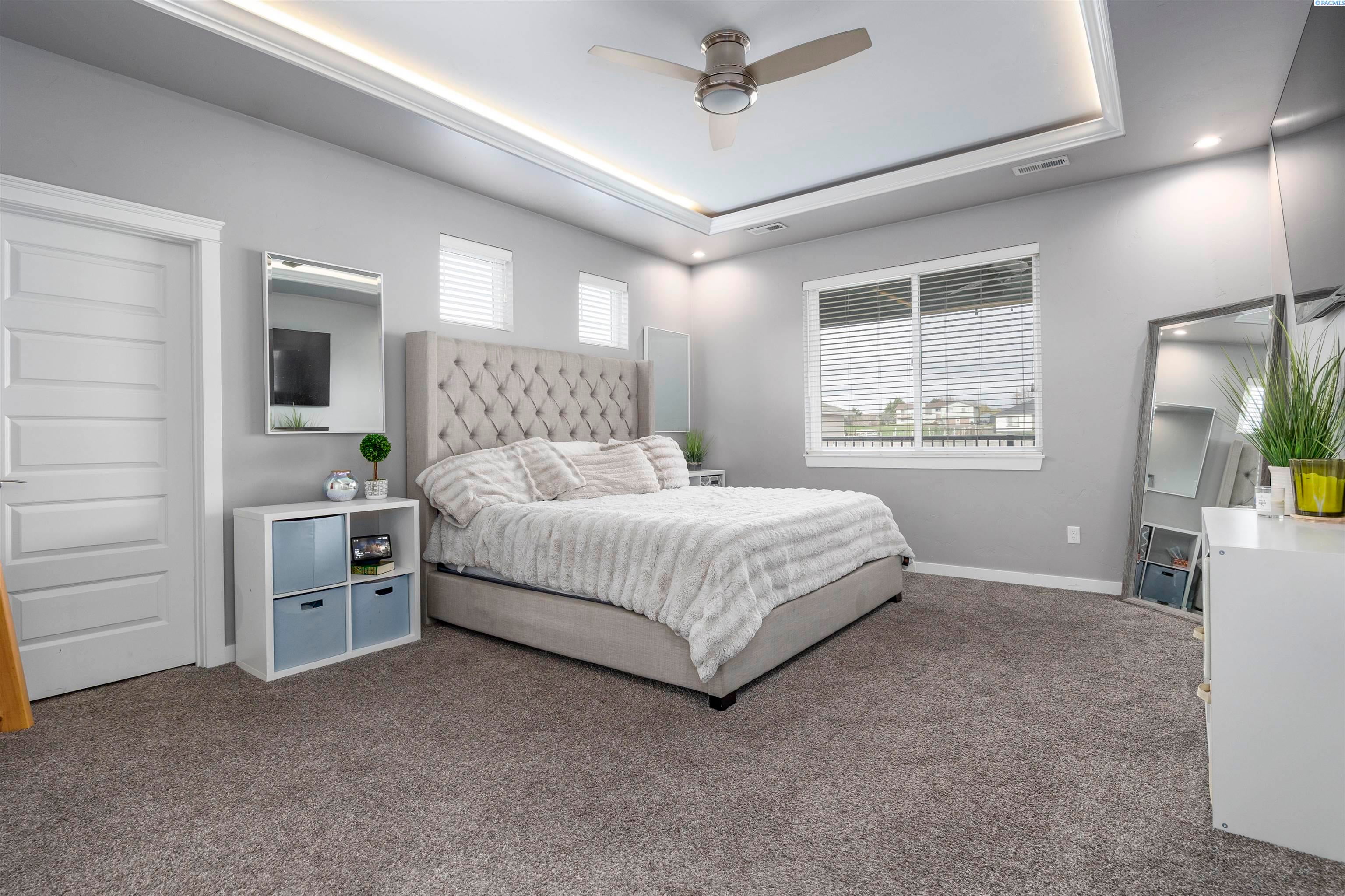 Pasco, Washington, 99301, United States, 6 Bedrooms Bedrooms, ,3 BathroomsBathrooms,Residential,For Sale,2005744