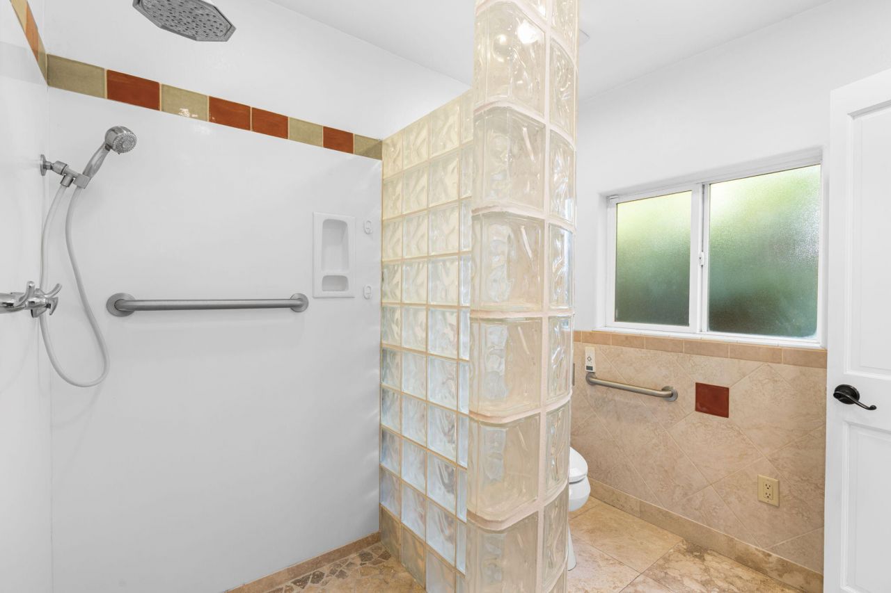 Albuquerque, New Mexico, 87106, United States, 4 Bedrooms Bedrooms, ,5 BathroomsBathrooms,Residential,For Sale,1896146