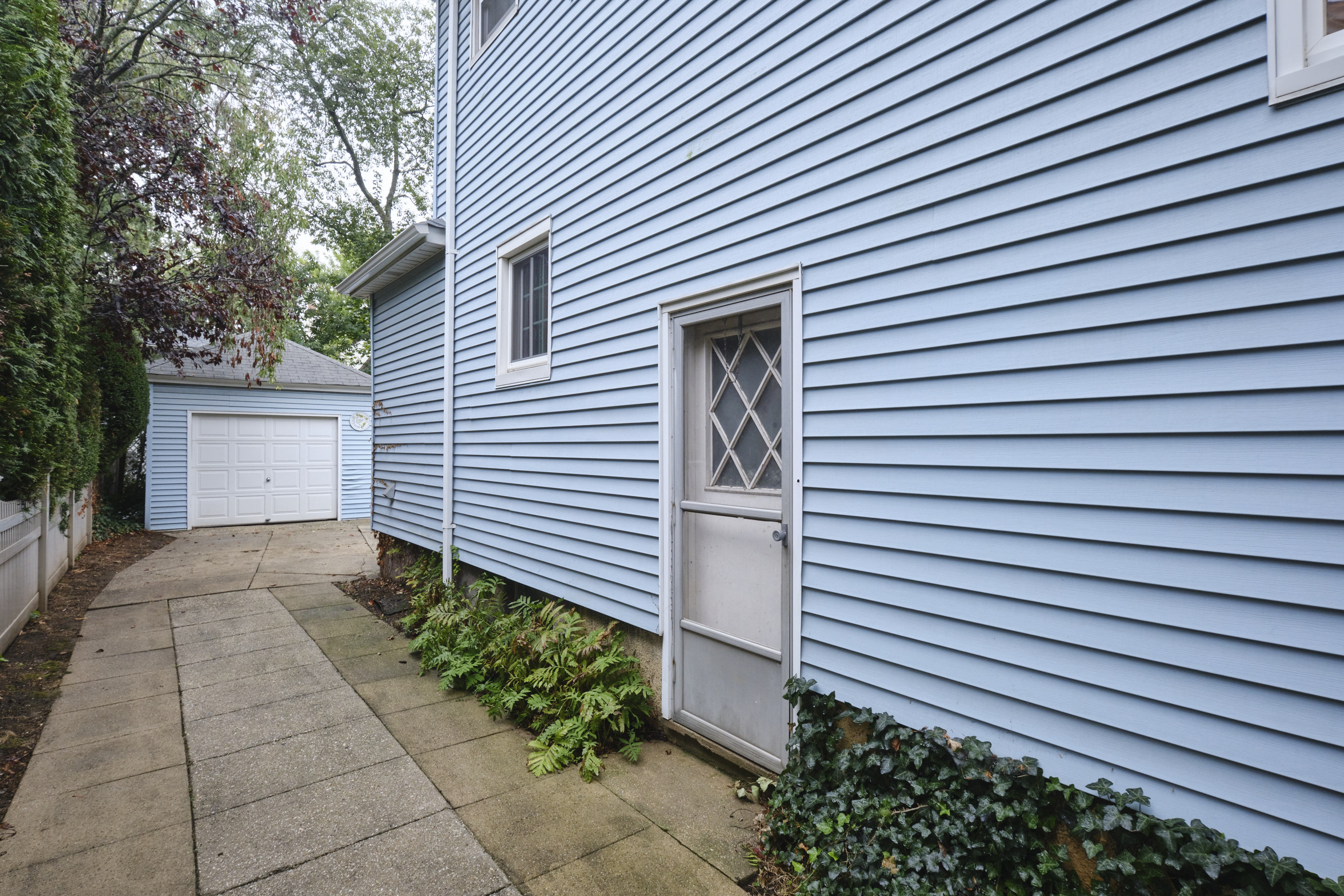 Floral Park, New York, 11001, United States, 3 Bedrooms Bedrooms, ,2 BathroomsBathrooms,Residential,For Sale,1974847