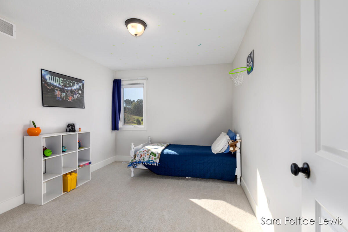 Grand Rapids, Michigan, 49512, United States, 4 Bedrooms Bedrooms, ,4 BathroomsBathrooms,Residential,For Sale,1976019