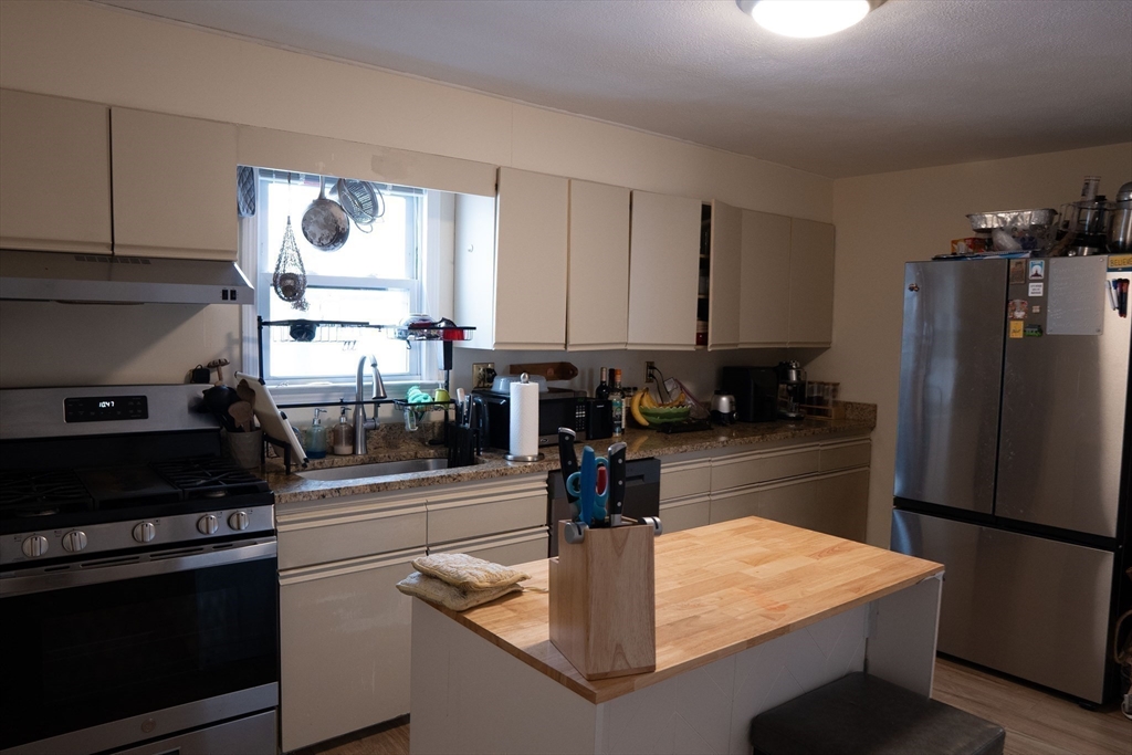 Somerville, Massachusetts, 02143, United States, 7 Bedrooms Bedrooms, ,4 BathroomsBathrooms,Residential,For Sale,2017590