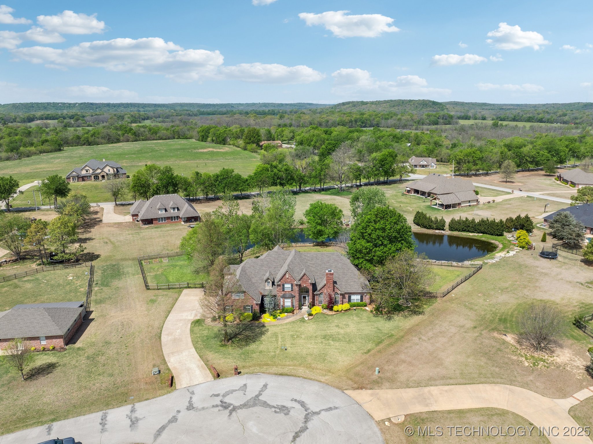 Claremore, Oklahoma, 74019, United States, 4 Bedrooms Bedrooms, ,4 BathroomsBathrooms,Residential,For Sale,1770559
