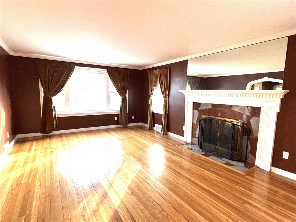 Fitchburg, Massachusetts, 01420, United States, 3 Bedrooms Bedrooms, ,3 BathroomsBathrooms,Residential,For Sale,2005114