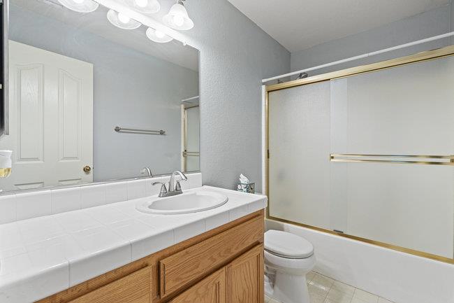 Hollister, California, 95023, United States, 4 Bedrooms Bedrooms, ,3 BathroomsBathrooms,Residential,For Sale,2006459