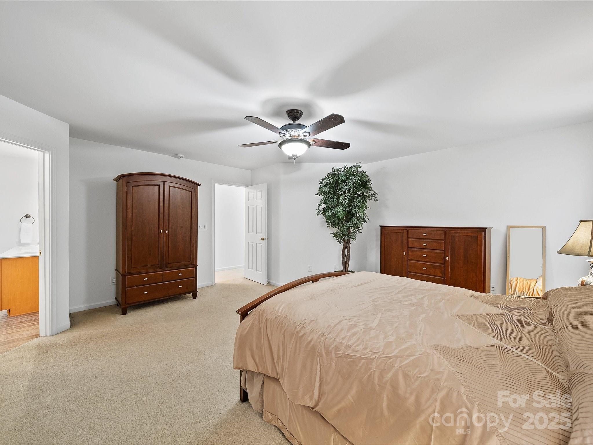 Matthews, North Carolina, 28105, United States, 4 Bedrooms Bedrooms, ,3 BathroomsBathrooms,Residential,For Sale,1865388