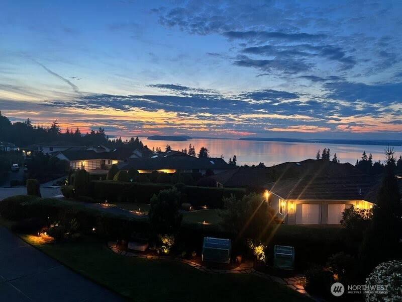 Everett, Washington, 98203, United States, 4 Bedrooms Bedrooms, ,4 BathroomsBathrooms,Residential,For Sale,1841761