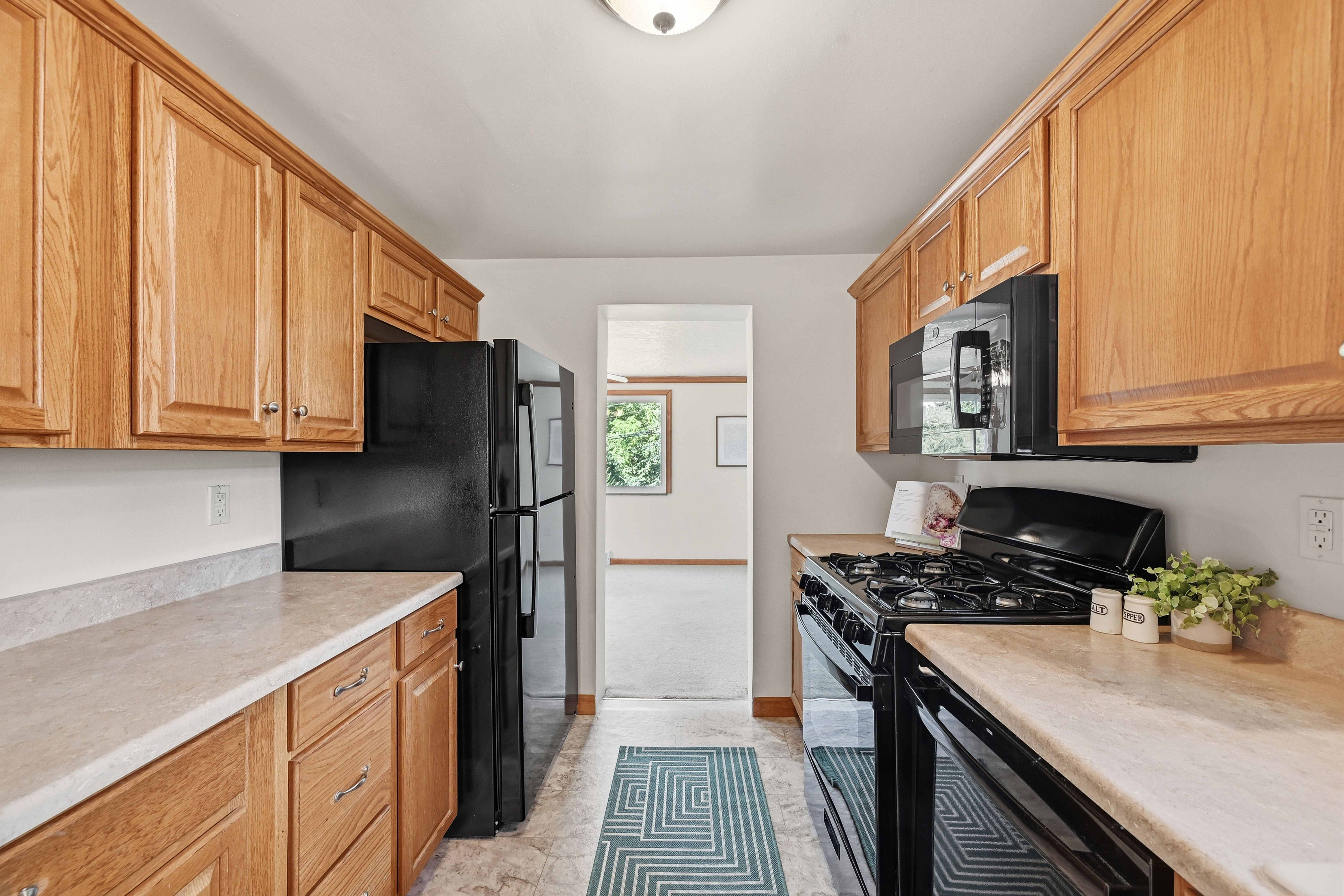  73 Clifford Drive, Pittsburgh, PA 15220 - 物件實景