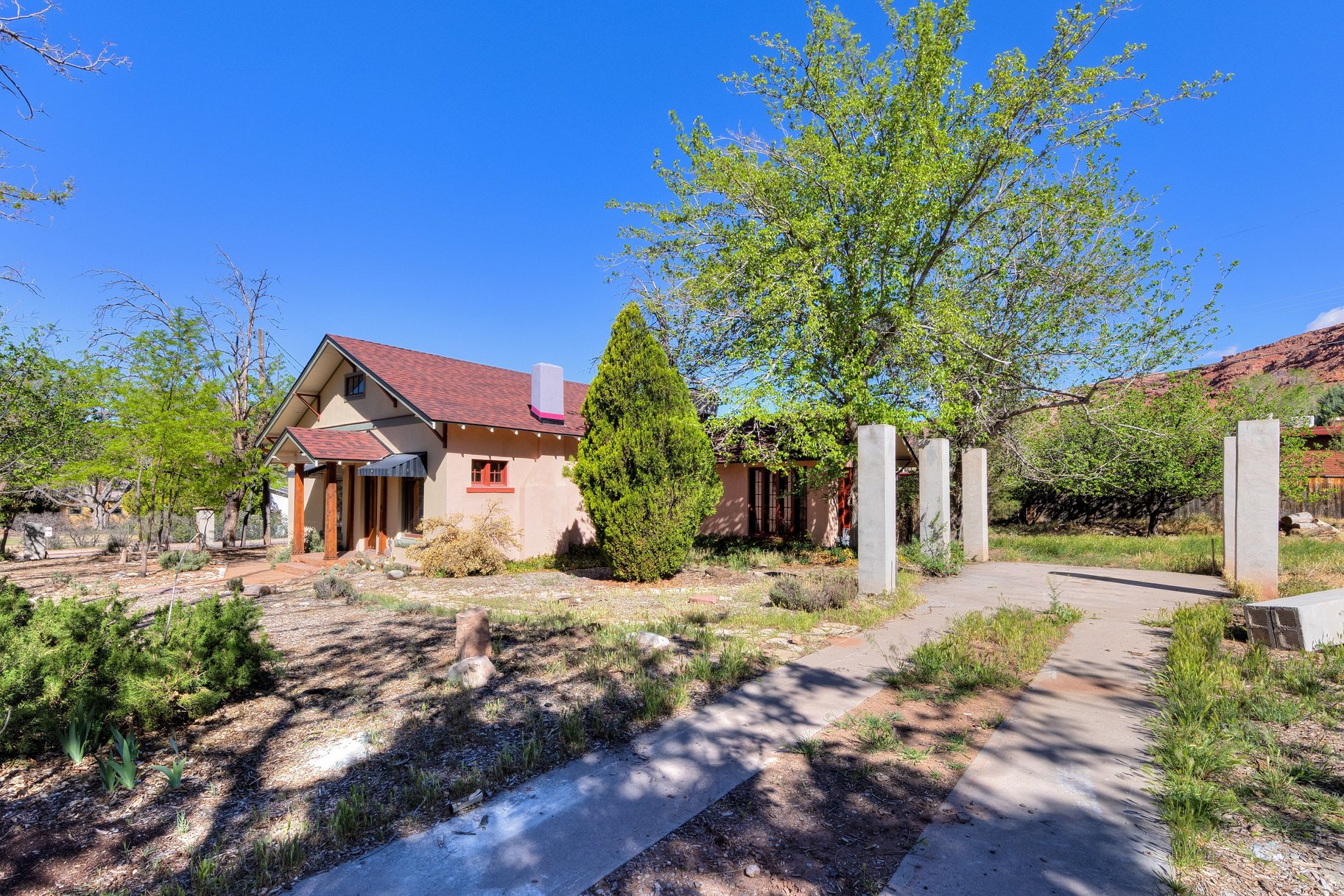  Charming Vintage Home Rich with Character and History - 物件實景