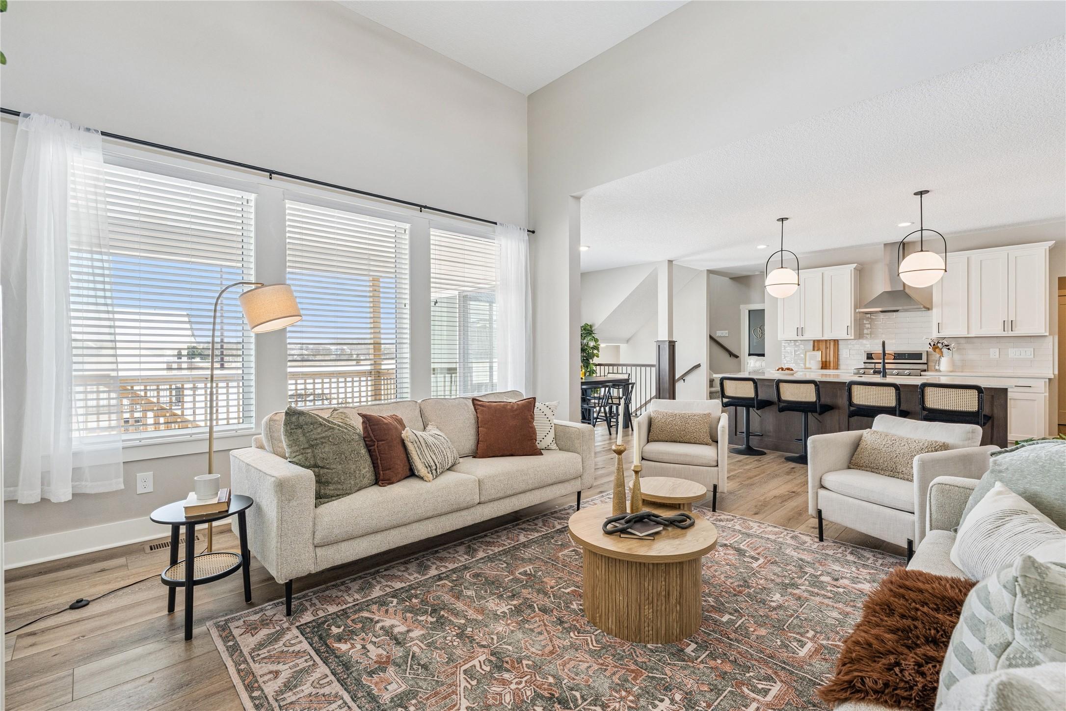 Urbandale, Iowa, 50323, United States, 5 Bedrooms Bedrooms, ,4 BathroomsBathrooms,Residential,For Sale,2005616