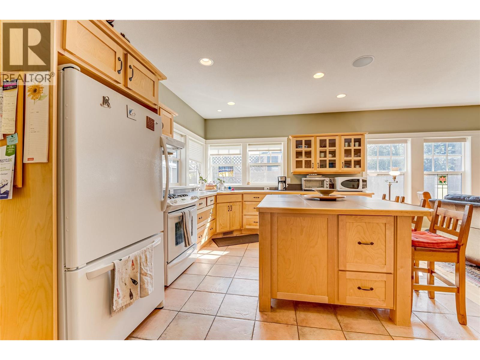 VERNON, British Columbia, V1T 2P9, CA, 5 Bedrooms Bedrooms, ,4 BathroomsBathrooms,Residential,For Sale,1948621