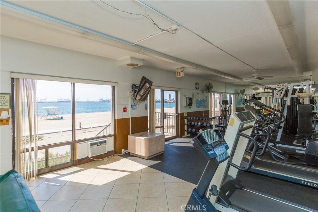 Long Beach, California, 90802, United States, 2 Bedrooms Bedrooms, ,Residential,For Sale,1905979