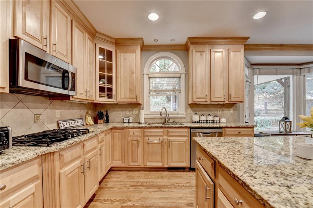 Canton, Georgia, 30115, United States, 6 Bedrooms Bedrooms, ,5 BathroomsBathrooms,Residential,For Sale,1975820