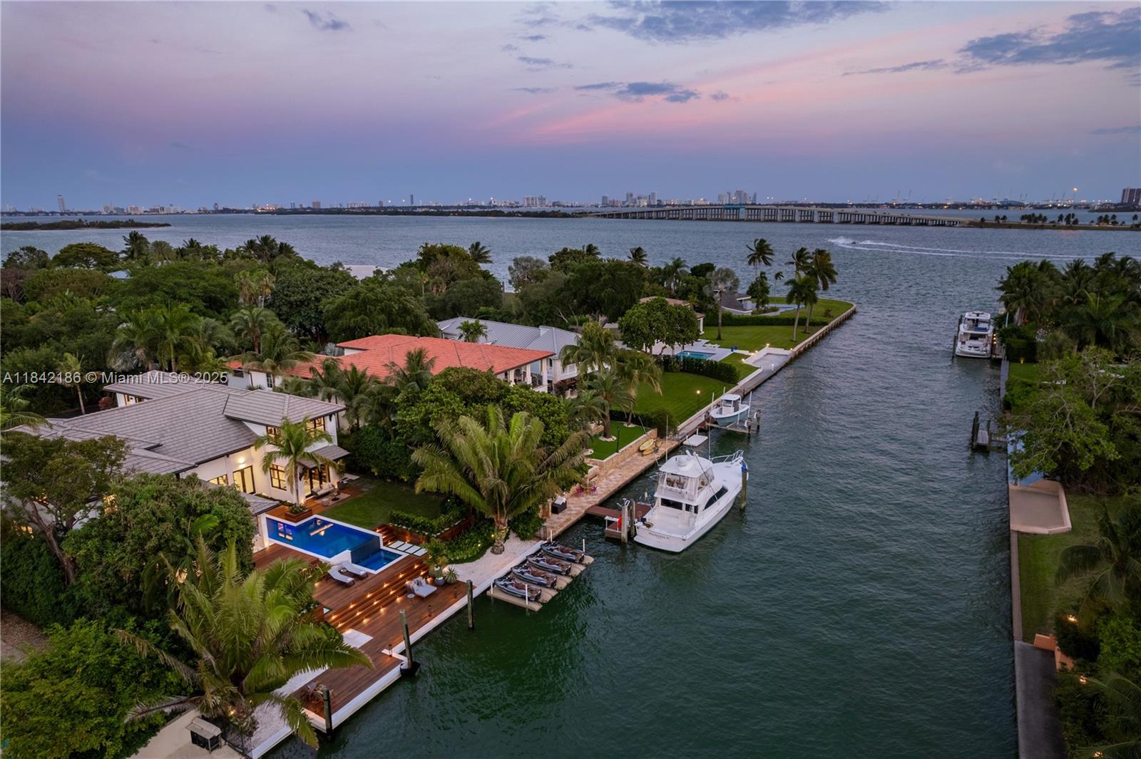 Miami, Florida, 33137, United States, 6 Bedrooms Bedrooms, ,7 BathroomsBathrooms,Residential,For Sale,1903270