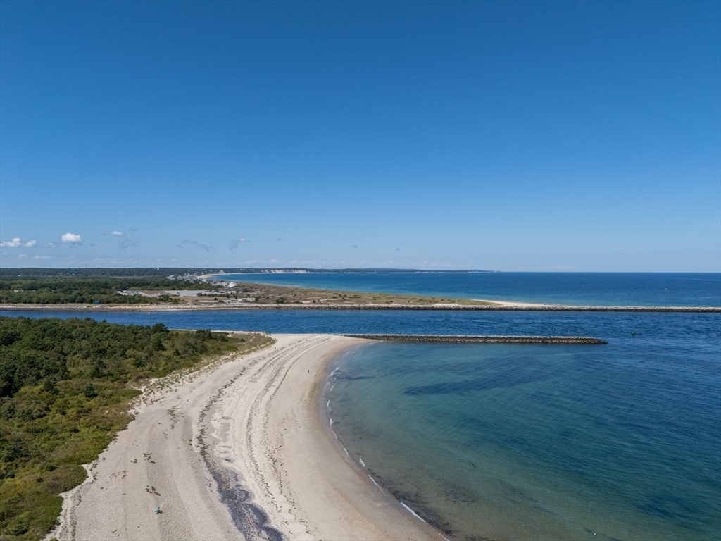 Sandwich, Massachusetts, 02563, United States, 4 Bedrooms Bedrooms, ,4 BathroomsBathrooms,Residential,For Sale,1989929